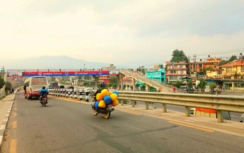 तिहार सुरु भएसंगै काठमाडौँका सडक सुनसान, सवारी साधनको चापमा कमी (भिडियो रिपोर्ट)